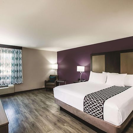 Отель La Quinta By Wyndham Walker - Denham Springs Экстерьер фото